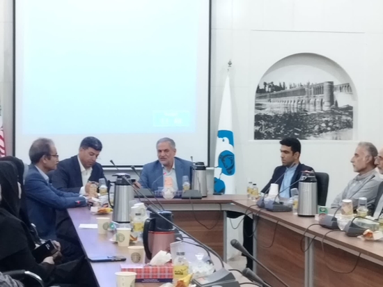 تأکید رئیس دانشگاه اصفهان بر شبکهسازی علمی و تحول در آموزش در مراسم معارفه رئیس دانشکده علوم جغرافیا و برنامه ریزی